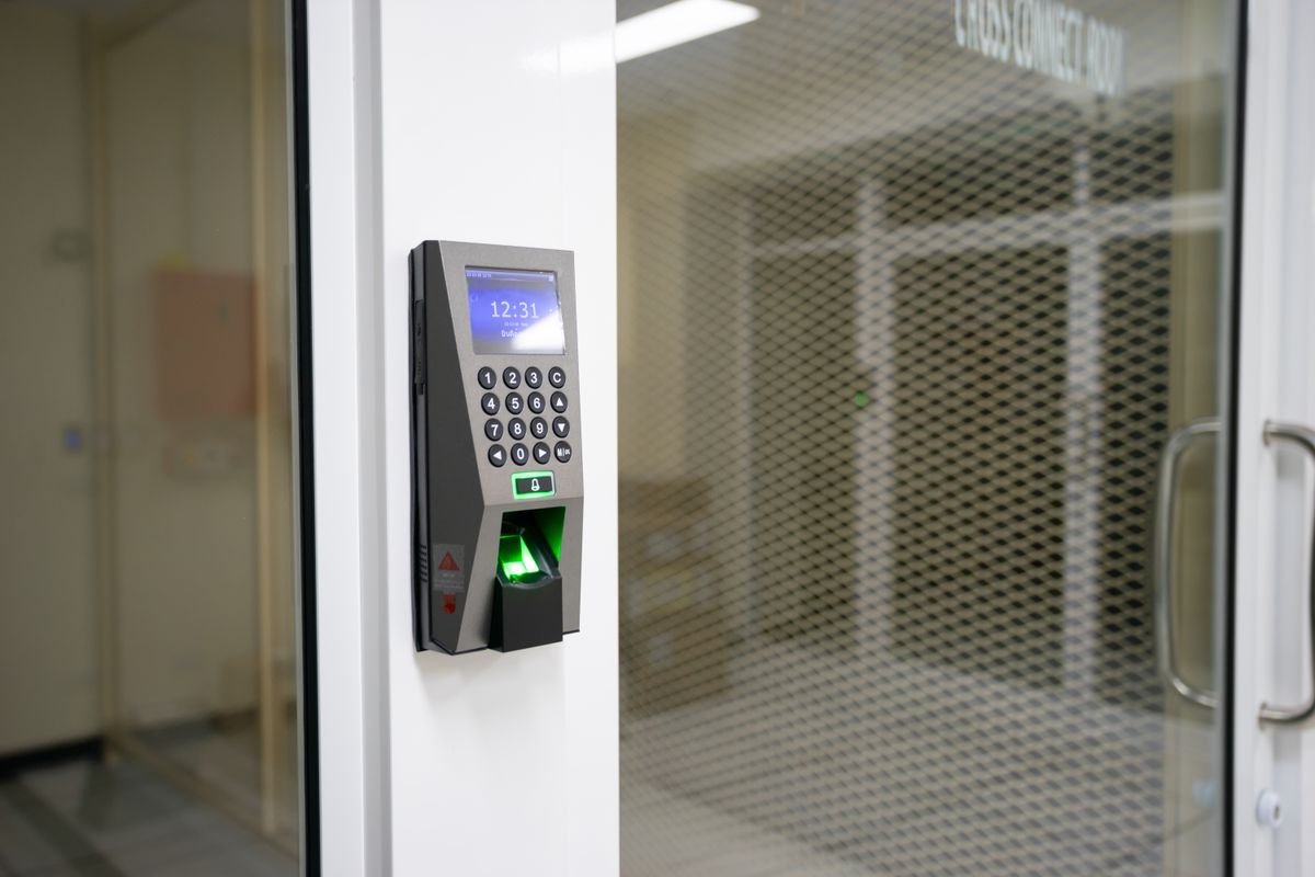 Modern fingerprint authentication device used for access control